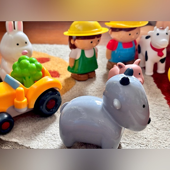 Adorable Vintage Assorted Chubby Fat Toddler Farm Animals,Tractor Playset 4 Kids - Picture 4 of 12
